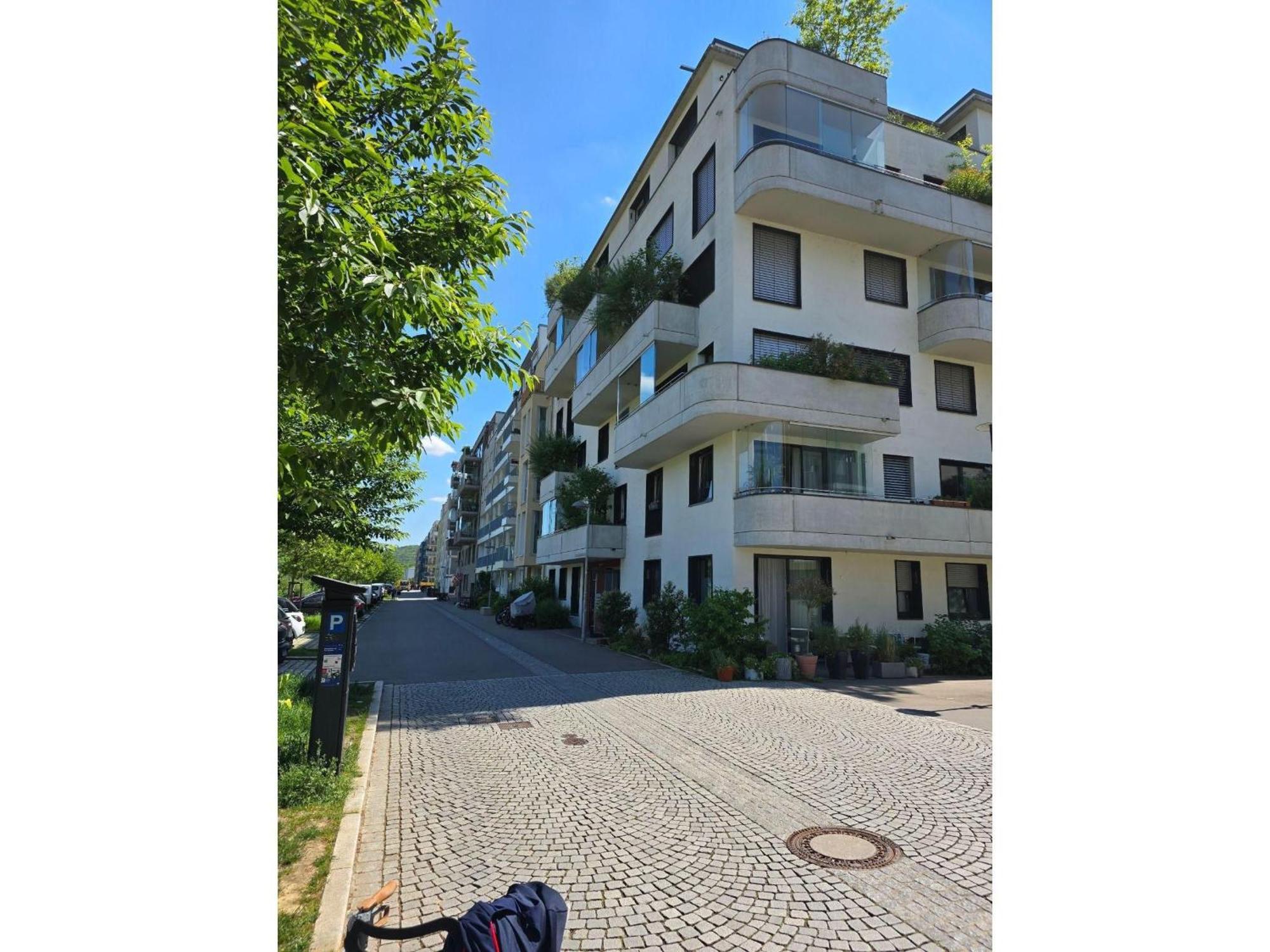 Stadtnahes Gaestezimmer Im Penthouse Bei Esi 투빈겐 외부 사진