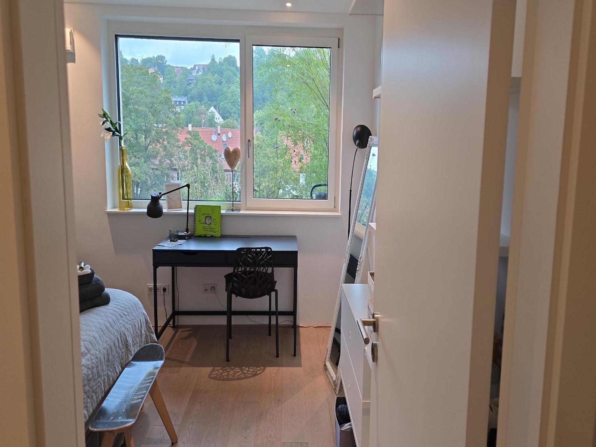 Stadtnahes Gaestezimmer Im Penthouse Bei Esi 투빈겐 외부 사진