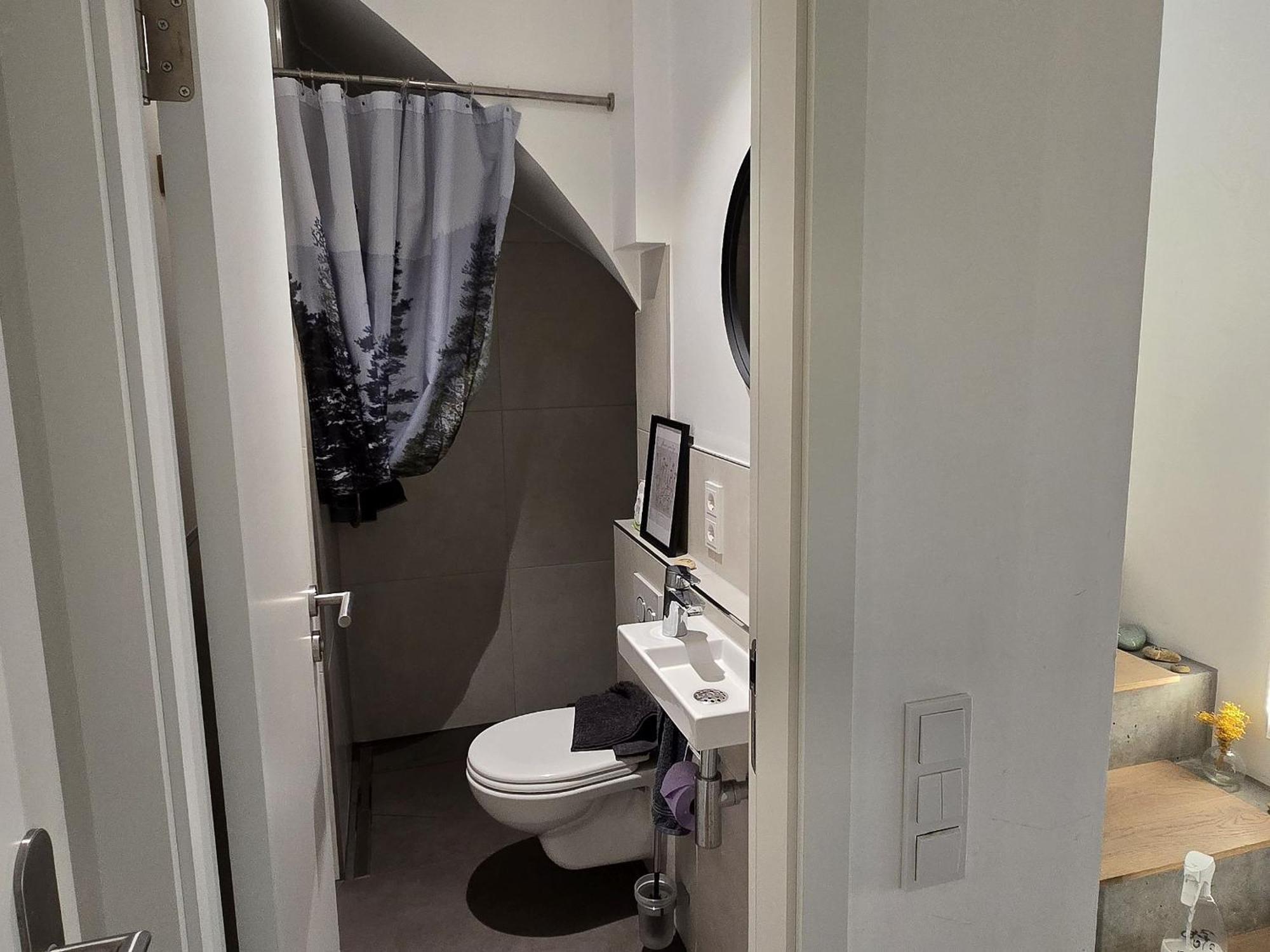 Stadtnahes Gaestezimmer Im Penthouse Bei Esi 투빈겐 외부 사진