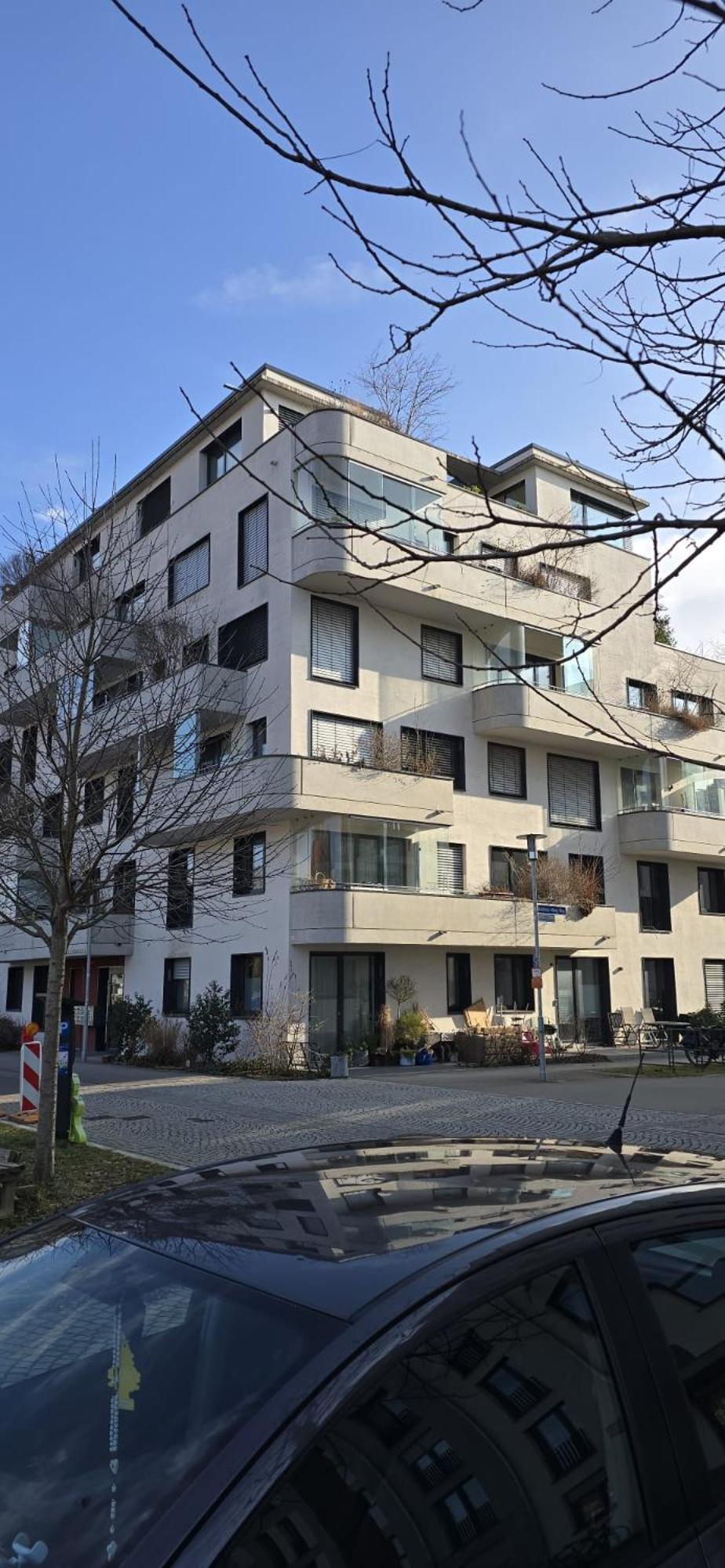 Stadtnahes Gaestezimmer Im Penthouse Bei Esi 투빈겐 외부 사진