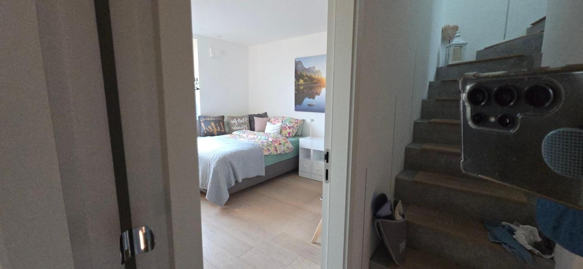 Stadtnahes Gaestezimmer Im Penthouse Bei Esi 투빈겐 외부 사진